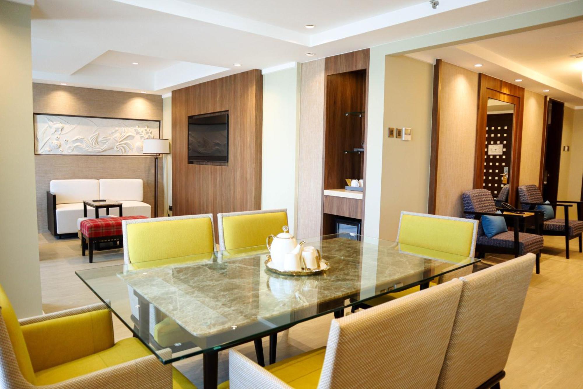 Mandarin Bay And