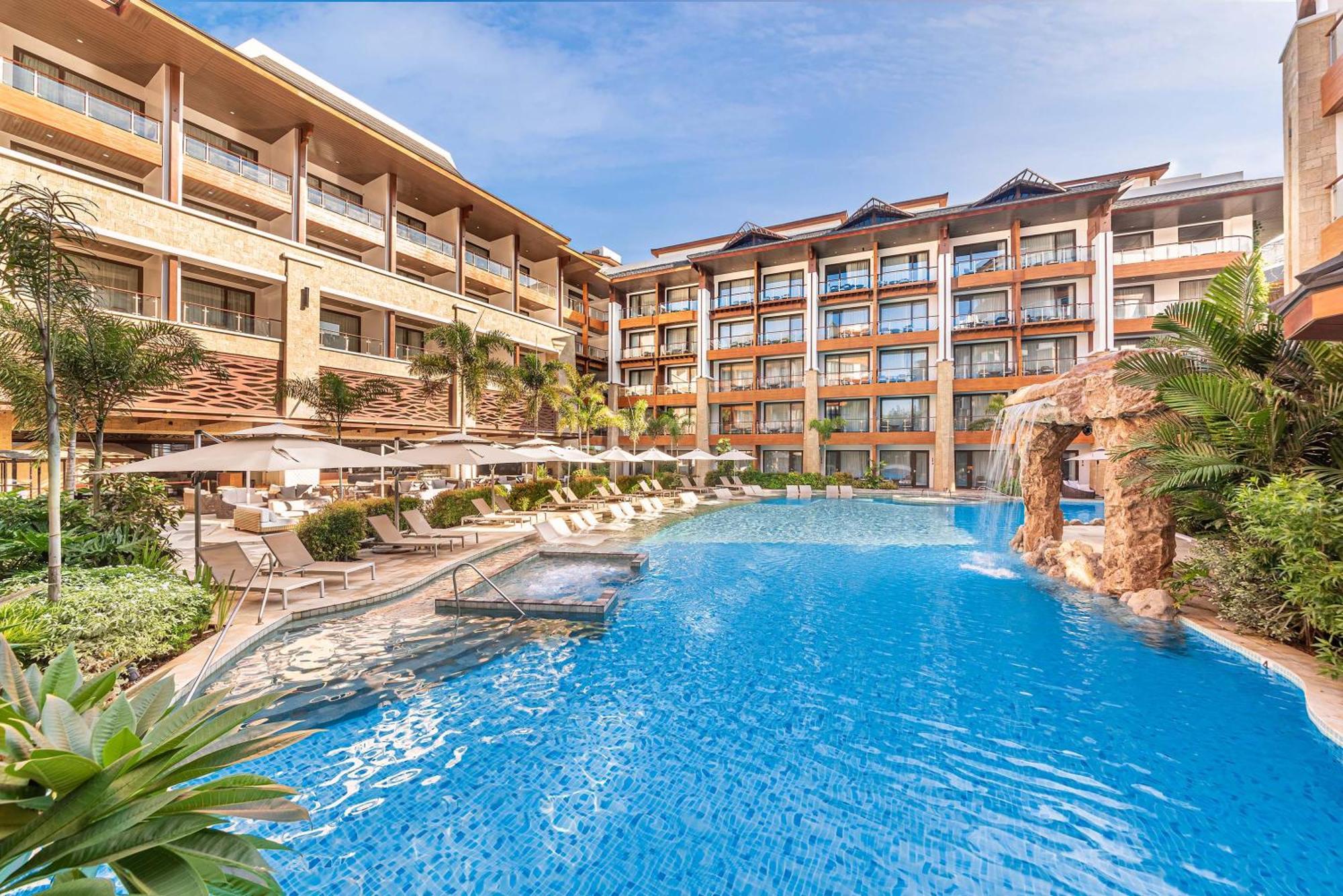 Mandarin Bay And Hotel Balabag (Boracay)